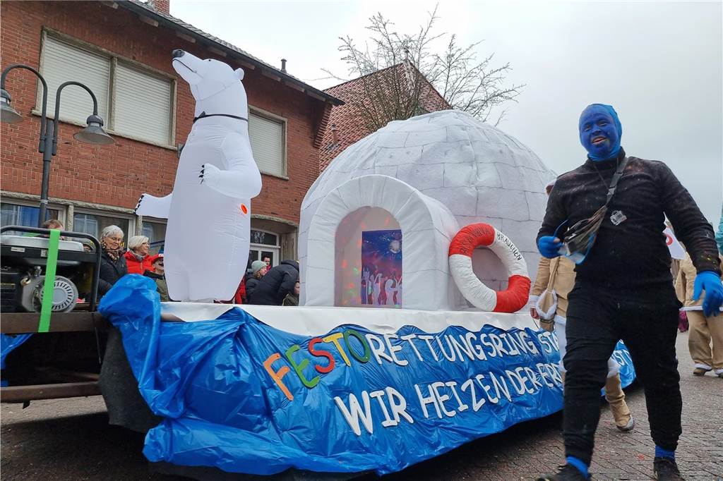 Ottenstein fest in Narrenhand: Rosenmontagsumzug zieht die Massen auf die Straßen Bunte Eindrücke vom Ottensteiner Rosenmontagsumzug 2023