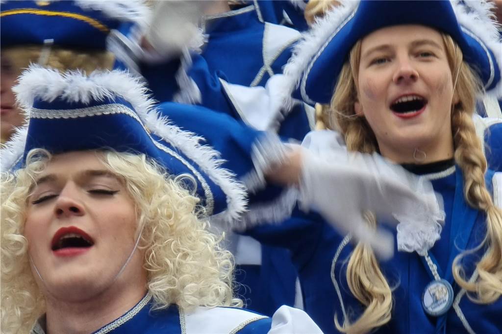 Ottenstein fest in Narrenhand: Rosenmontagsumzug zieht die Massen auf die Straßen Bunte Eindrücke vom Ottensteiner Rosenmontagsumzug 2023