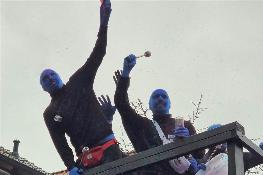 Ottenstein fest in Narrenhand: Rosenmontagsumzug zieht die Massen auf die Straßen Bunte Eindrücke vom Ottensteiner Rosenmontagsumzug 2023