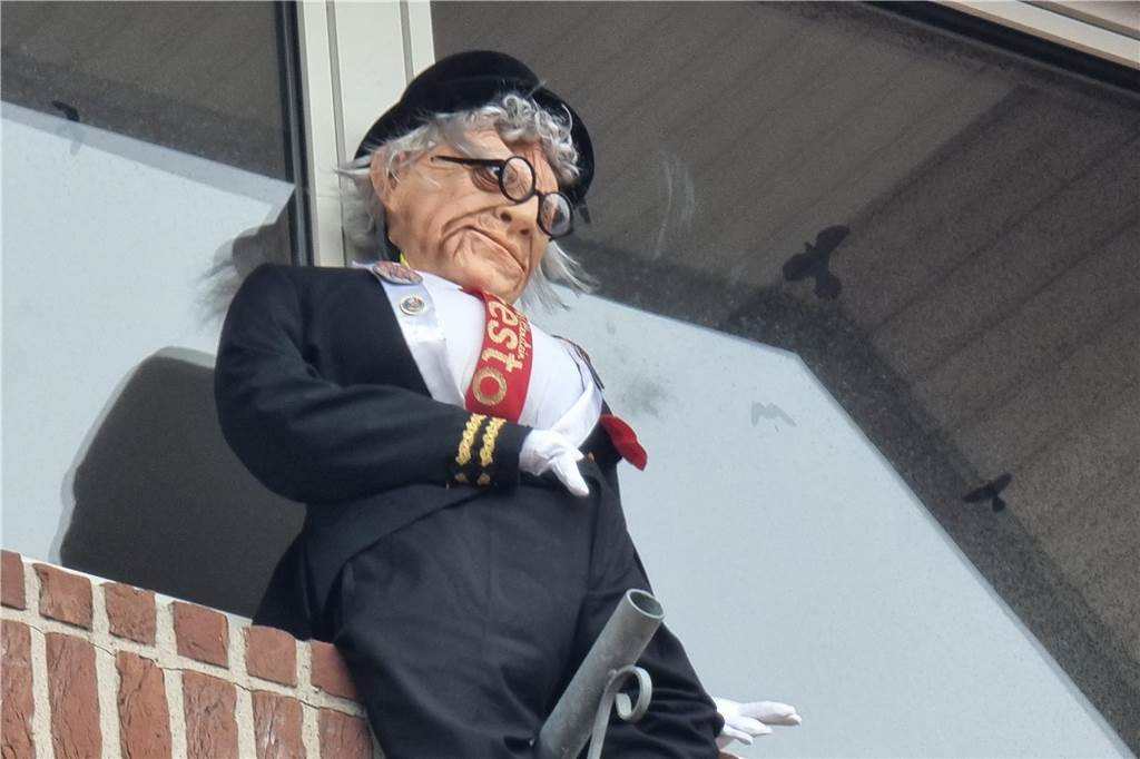 Ottenstein fest in Narrenhand: Rosenmontagsumzug zieht die Massen auf die Straßen Bunte Eindrücke vom Ottensteiner Rosenmontagsumzug 2023