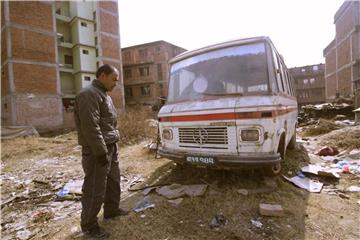 Busse, die älter als 20 Jahre sind, werden in Nepal nun aus dem Verkehr gezogen. Einst hatten sie europäische Besucher in die malerischen Hügelstädte gebracht. Foto: Deepak Adhikari