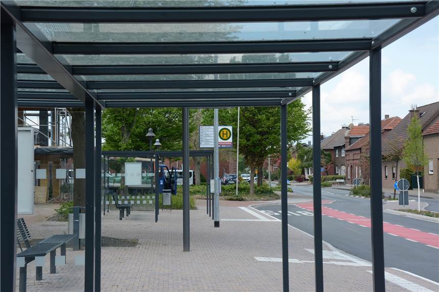 Umbau der Bilholtstraße: Zwei Bushaltestellen werden bis Oktober gesperrt Busse können den Mobilpunkt Stadthalle ab 20. Juli nicht mehr anfahren.