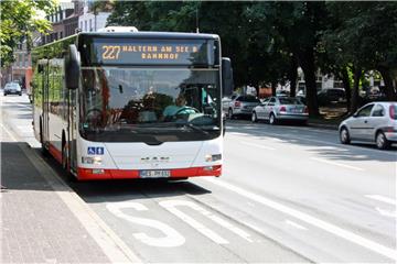 Busticket statt Führerschein: Der Kreis und die Vestische diskutieren momentan ein entsprechendes Modell für Senioren, die ihre Fahrerlaubnis freiwillig abgeben.