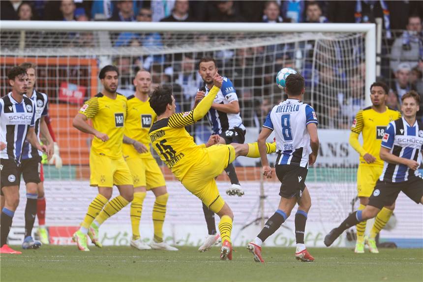 BVB-Stimmen zum Sieg in Bielefeld: Hummels lobt die Mannschaft - und sich selbst BVB-Abwehrspieler Mats Hummels nimmt Maß und trifft in Bielefeld zum 2:0.