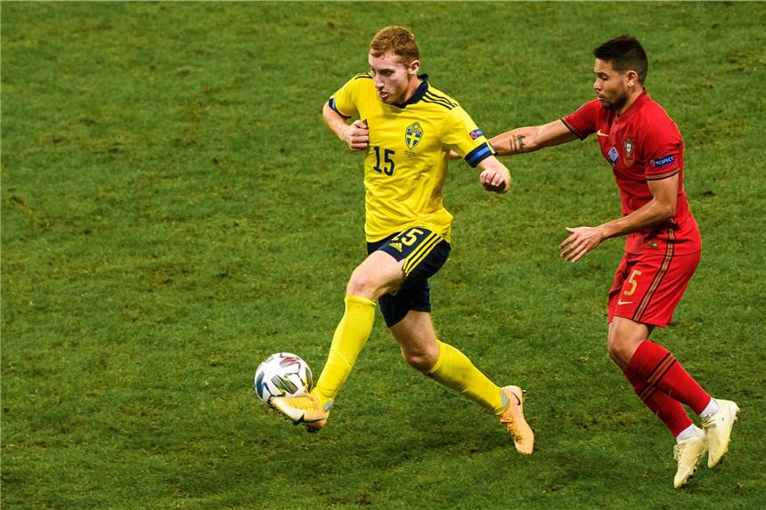 Länderspiel-Abstellungen beim BVB: Guerreiro könnte zum Streitfall werden BVB-Allrounder Raphael Guerreiro (r.) ist trotz Verletzung für die portugiesische Nationalmannschaft nominiert worden.