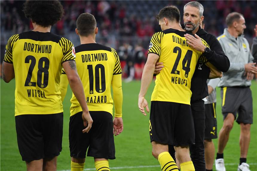 BVB richtet den Blick auf Gladbach: Regeneration ist angesagt BVB-Coach Marco Rose (r.) ordnet den Energiesparmodus an.