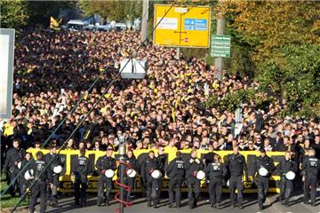 BVB-Fans demonstrierten mit einem Fanmarsch gegen die Vereins- und Geschäftspolitik von RB Leipzig.