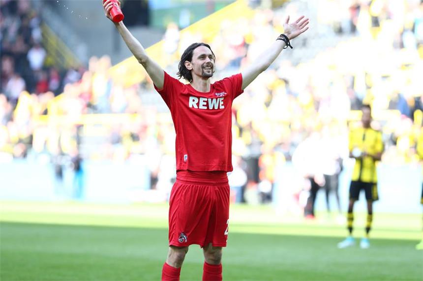 BVB-Fans feiern Rückkehrer Neven Subotic.