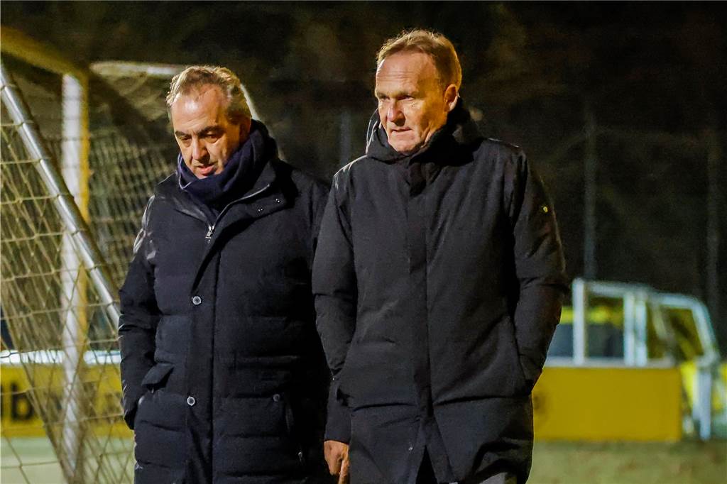 Borussia Dortmund erlebt besonderes Kreispokal-Spiel - vor allem eine Spielerin BVB-Geschäftsführer Hans-Joachim Watzke hat sich am Montagabend das Spiel der Frauenfußball-Mannschaft von Borussia Dortmund angeguckt.