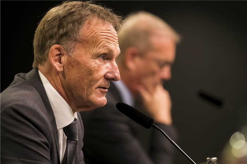 Stadionallianz gegen Gewalt: Watzke verspricht Dialog mit den BVB-Fans BVB-Geschäftsführer Hans-Joachim Watzke unterzeichnete stellvertretend für Borussia Dortmund die Kooperationsvereinbarung.