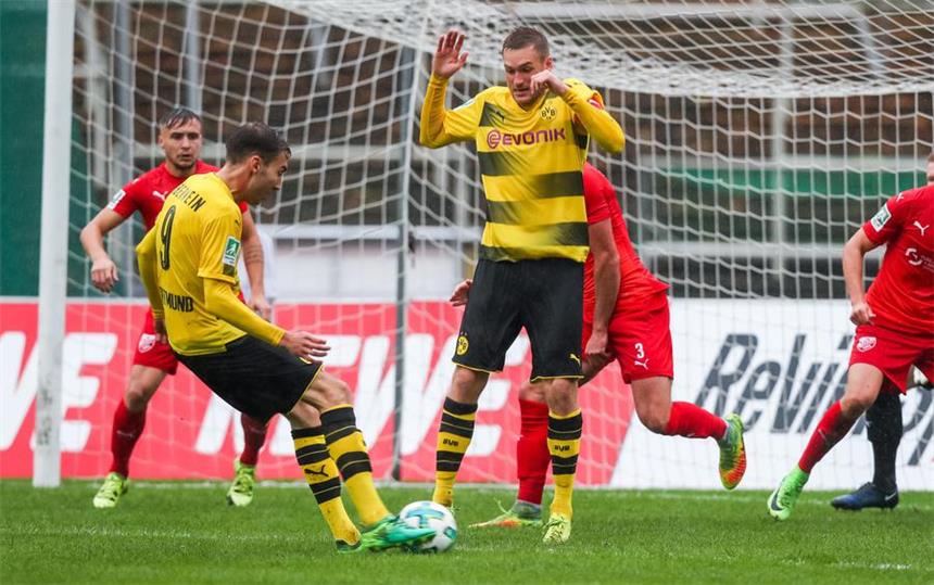 BVB-II-Pechvögel: Patrick Mainka (M.) und Michael Eberwein. 