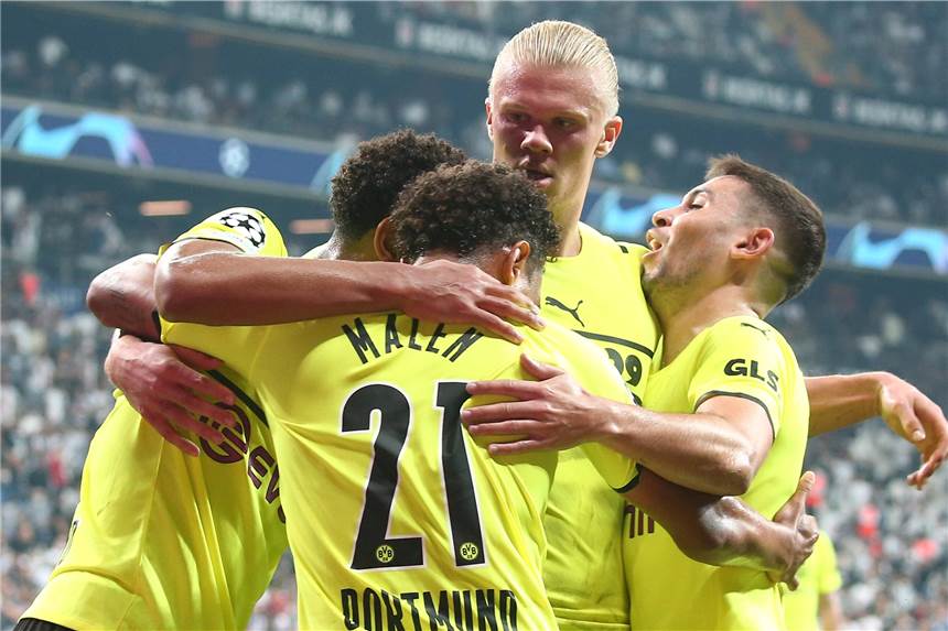 „Wie Basketball“: BVB-Youngster Bellingham bringt Hexenkessel zum Schweigen BVB-Jubel in Istanbul (v.l.): Jude Bellingham, Donyell Malen, Erling Haaland und Raphael Guerreiro.