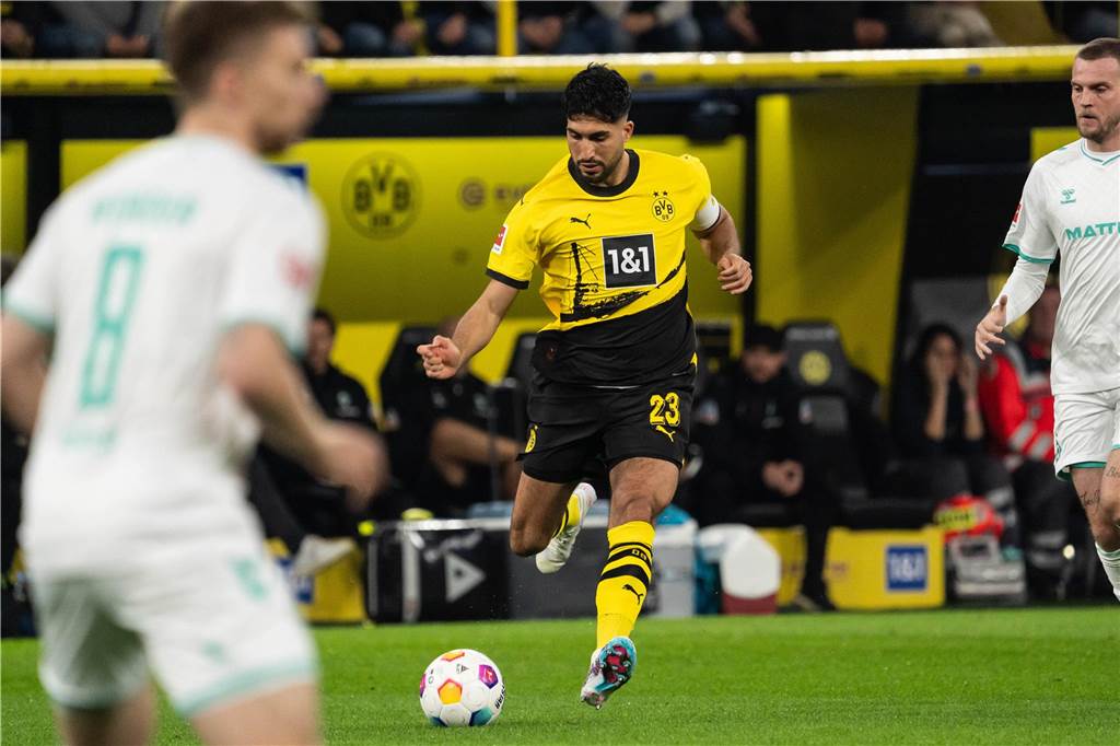 BVB-Matchwinner Julian Brandt als Mann der Stunde: „Weiß nicht, wo sein Limit ist“ Emre Can spielt einen Pass.