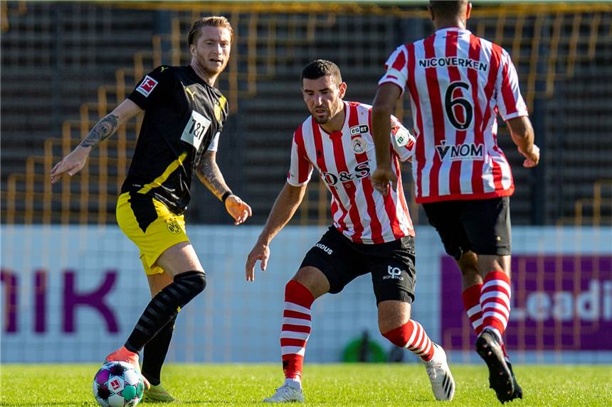 BVB gewinnt gegen Rotterdam: Reus trifft bei seinem Comeback BVB-Kapitän Marco Reus (l.) erzielt bei seinem Comeback gegen Sparta Rotterdam das 1:0.