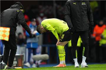BVB-Kapitän Marco Reus musste in Glasgow nach einem Schlag auf den Oberschenkel ausgewechselt werden.