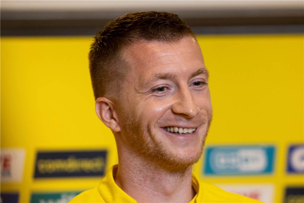 Marco Reus lacht.