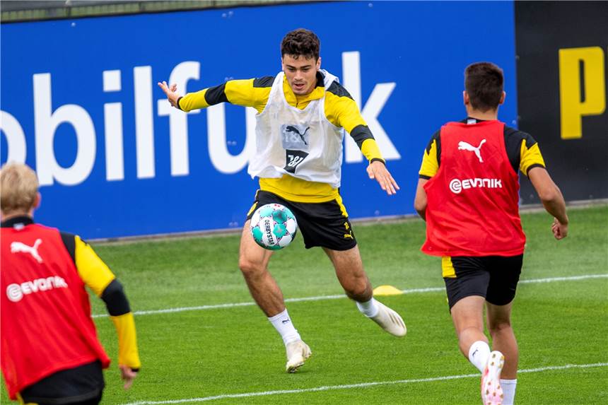 BVB-Spieler international im Einsatz: FIFA lockert Abstellungspflicht BVB-Mittelfeldspieler Giovanni Reyna bleibt während der Länderspielpause voraussichtlich in Dortmund.