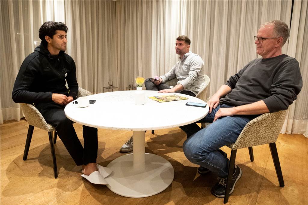 BVB-Spieler Mahmoud Dahoud im Exklusiv-Interview: „Habe es manchmal auch als unfair empfunden“ Mahmoud Dahoud im Gespräch mit Dirk Krampe und Kevin Pinnow.