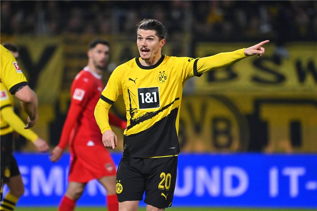 Marcel Sabitzer gibt Anweisungen.