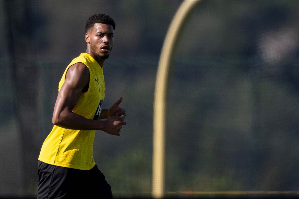 BVB-Neuzugang Nmecha meldet sich zurück: „Möchte im ersten Spiel in der Startelf stehen“ Felix Nmecha absolviert Lauftraining.