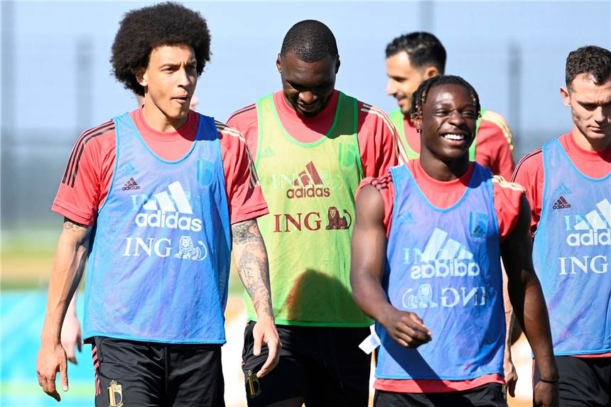„Er ist absolut bereit“: BVB-Stratege Witsel vor Blitz-Comeback bei der EM BVB-Profi Axel Witsel (l.) steht fünf Monate nach seinem Achillessehnenriss vor dem Comeback.