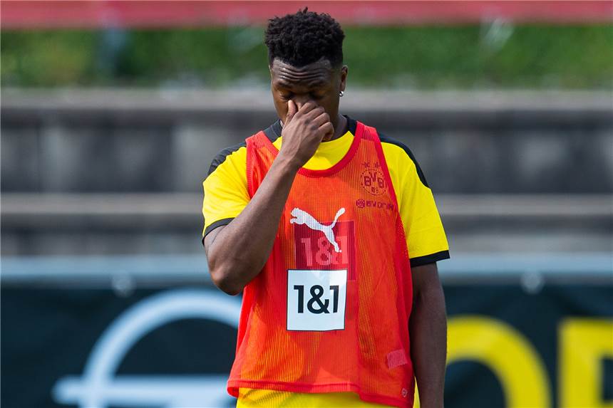 Keine OP, kein Ersatz: BVB-Abwehrspieler Zagadou fällt weiter aus BVB-Profi Dan-Axel Zagadou ist weiter verletzt.
