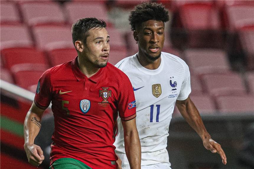 BVB-Profi Guerreiro bricht Länderspielreise ab – es gibt Entwarnung BVB-Profi Raphael Guerreiro (l.) hat die Länderspielreise mit Portugal vorzeitig abgebrochen.