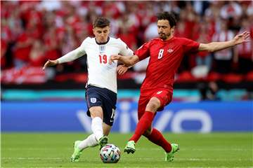 BVB-Profi Thomas Delaney (r.), hier im Zweikampf mit Englands Mason Mount, verpasste mit Dänemark den Einzug ins EM-Finale.