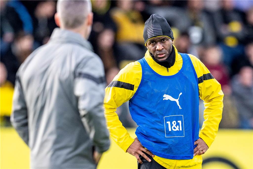 Kreativität gefragt: So lief der BVB-Trainingsauftakt für den Bayern-Gipfel BVB-Profis beim Training.