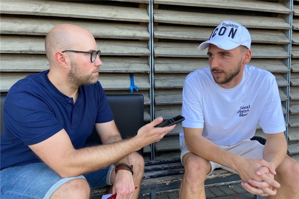 BVB-Torhüter Marcel Lotka: „Das ist nicht als Kampfansage zu verstehen“ BVB-Reporter Cedric Gebhardt sprach nach dem Training in Brackel mit Torhüter Marcel Lotka.