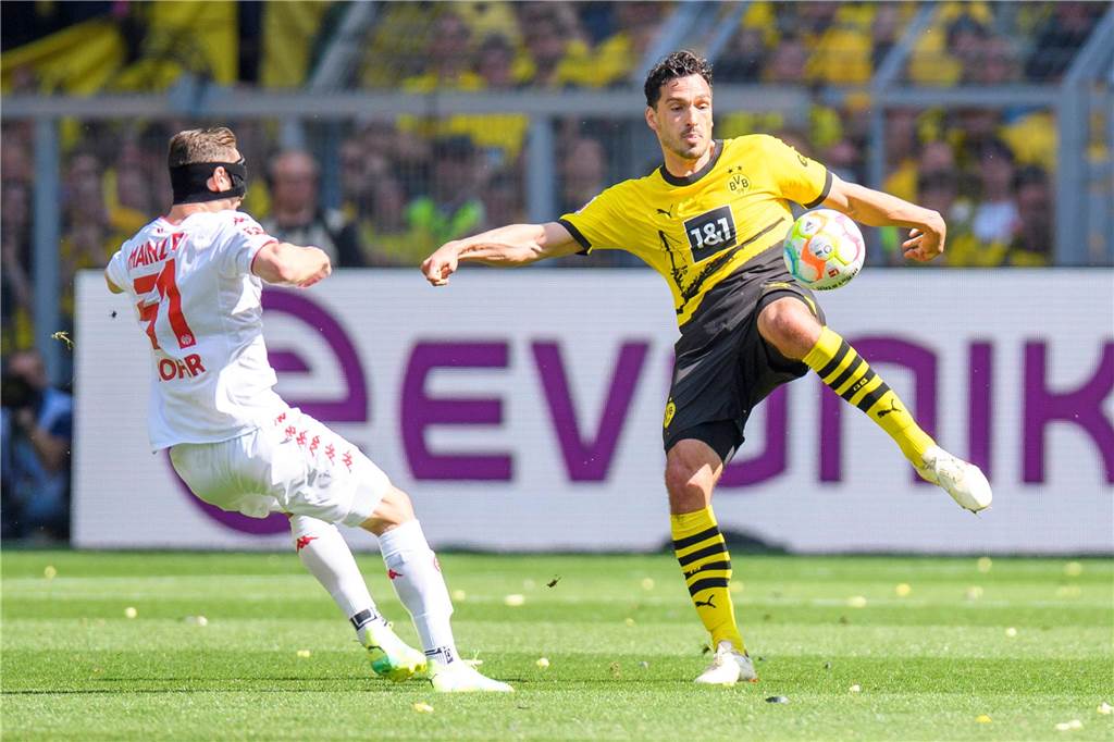 Die BVB-Gewinner der Saison 22/23: Ein Routinier, ein Neuzugang und ein Durchstarter Mats Hummels im Zweikampf.