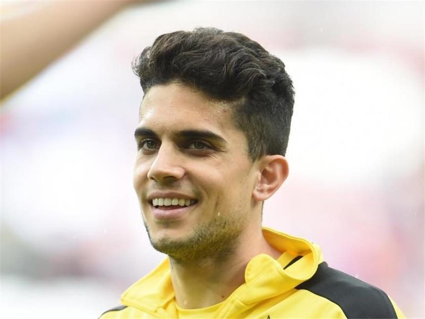 Tuchels Lobrede auf Anschlagsopfer Bartra BVB-Spieler Marc Bartra hat beim Spiel gegen den FC Augsburg erstmals wieder auf der Bank gesessen. Foto Andreas Gebert Foto: Andreas Gebert