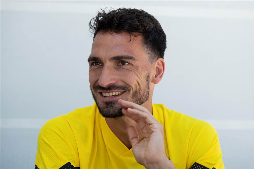 BVB-Spieler Hummels exklusiv: „Nicht in allen Bereichen das maximal erfolgsfördernde Klima“ BVB-Spieler Mats Hummels fordert: „Wir müssen um die Meisterschaft spielen.“