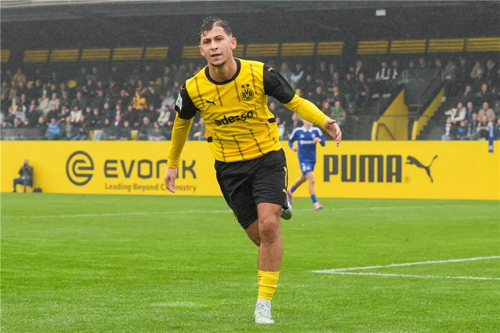 Siegesserie der BVB-U19 reißt: 3:3 nach wildem Revierderby gegen Schalke Taycan Etcibasi jueblt.