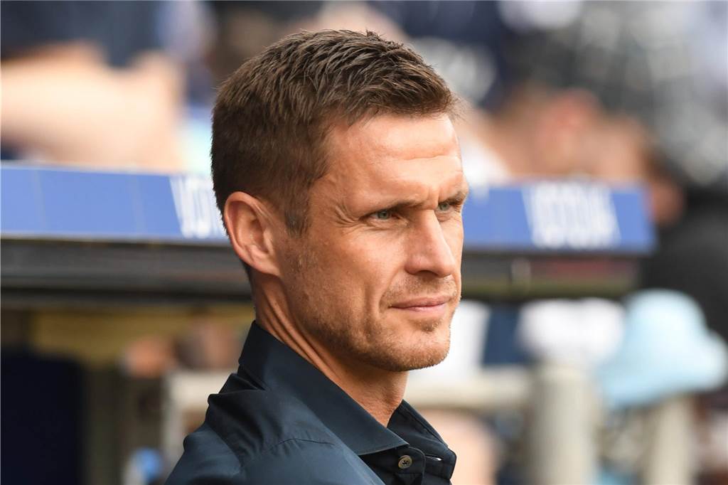 ´ Sebastian Kehl schaut zur Seite.