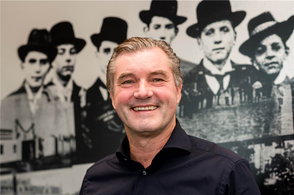 BVB-Sportdirektor Zorc über wankelmütige Spieler: „Da haben wir nachgeholfen“ BVB-Sportdirektor Michael Zorc kann trotz schlechter Laune noch immer lachen.