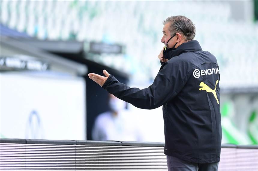 BVB gewinnt in Düsseldorf: Sportdirektor Zorc hadert mit der Handregel BVB-Sportdirektor Michael Zorc regt sich über die Handspiel-Regel auf.