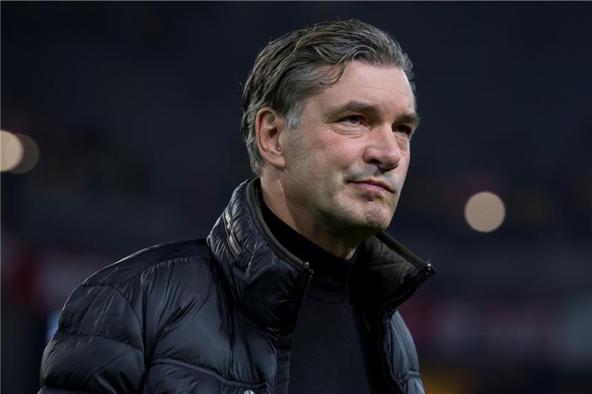 Sportdirektor Michael Zorc: "Wir brauchen Leistung" BVB-Sportdirektor Michael Zorc sagt: "Wir machen seit einigen Spielen zu viele Fehler."