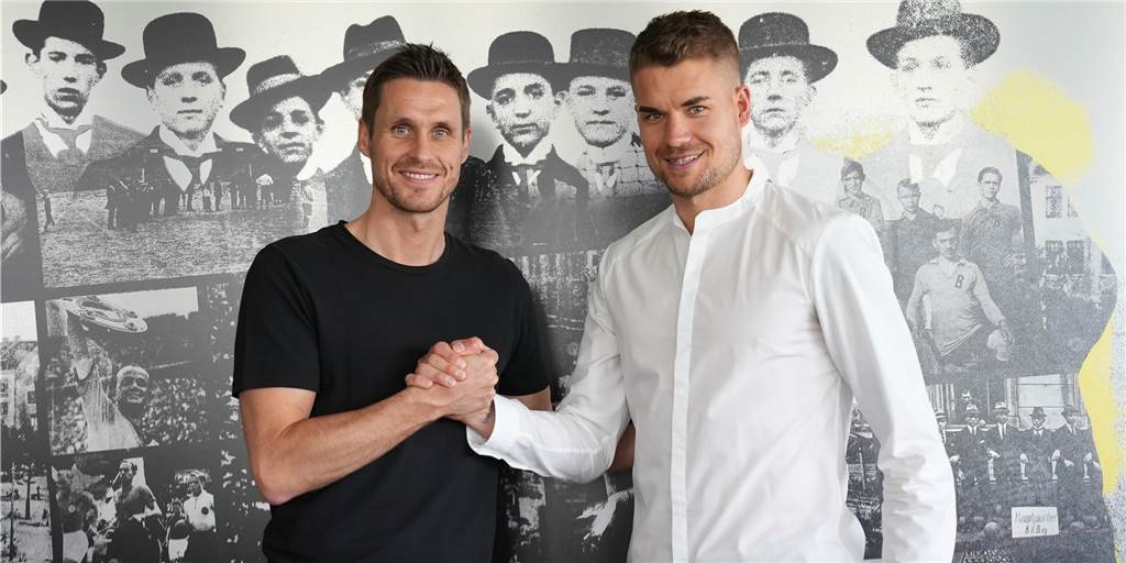 Spätstarter als solide Größe auf der Bank: Der neue BVB-Torhüter Alexander Meyer Sebastian Kehl begrüßt Alexander Meyer.
