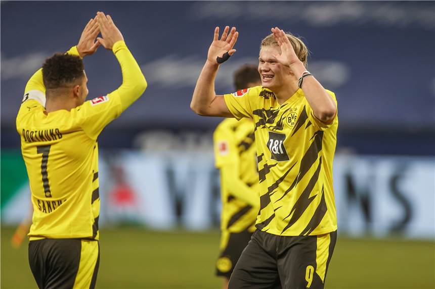 Experte erklärt: Darum ist BVB-Stürmer Haaland der wertvollste Bundesligaspieler BVB-Stürmer Erling Haaland (r.) hat Jadon Sancho als wertvollsten Spieler der Bundesliga abgelöst.
