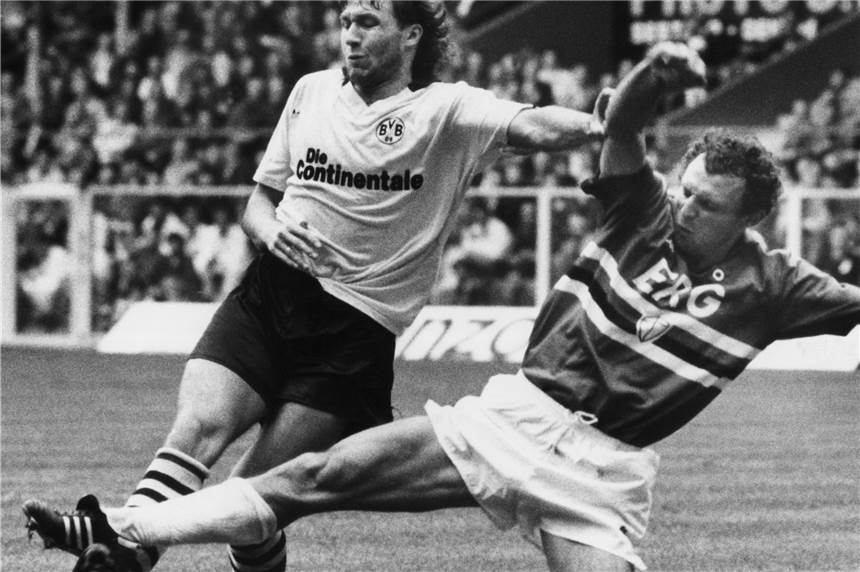 BVB-Podcast: Bundesliga muss sich gedulden – Zeit für 80er-Traumelf BVB-Stürmer Jürgen Wegmann (l.).