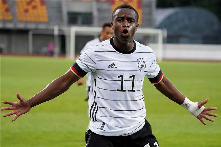 BVB-Youngster Moukoko im Fokus – U21-Coach Kuntz gerät ins Schwärmen BVB-Stürmer Youssoufa Moukoko steht bei der deutschen U21 im Fokus.