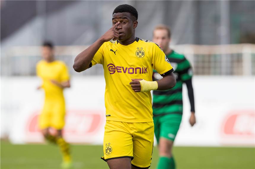 BVB-Podcast: Training, Altersgrenzen und 2010er-Traumelf BVB-Talent Youssoufa Moukoko könnte von der Regelanpassung profitieren.