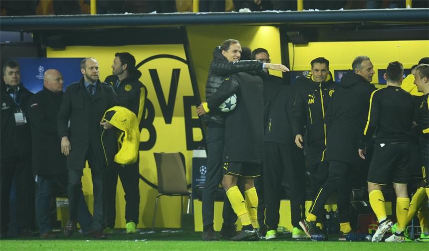 BVB ist zurück im elitären Kreis der besten Teams BVB-Trainer Thomas Tuchel (M.) bejubelt den Einzug ins Viertelfinale der Champions League.
