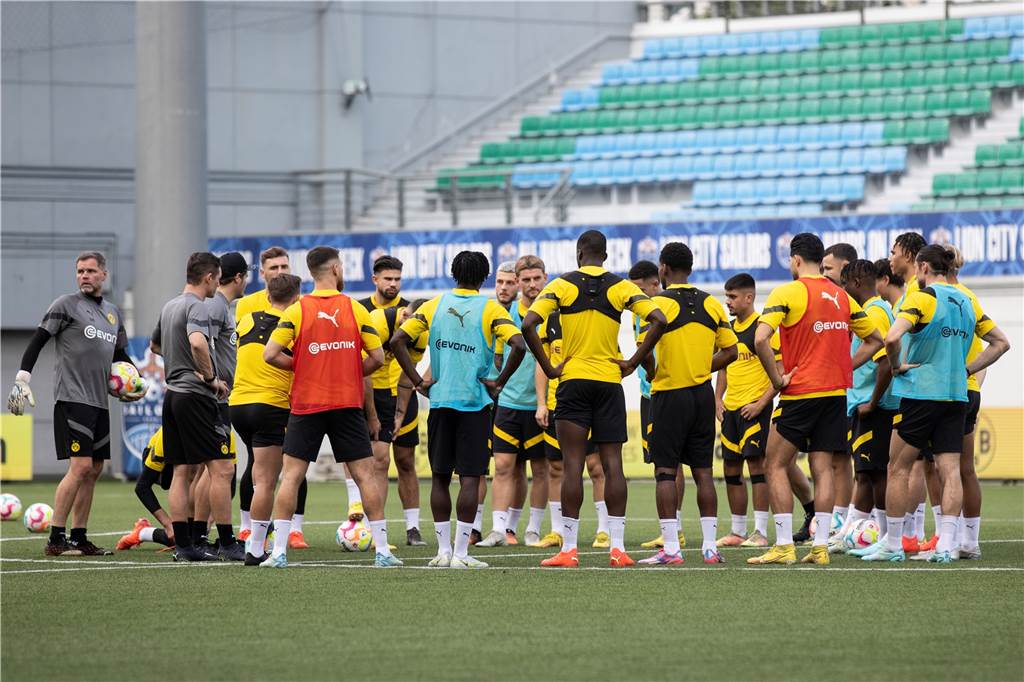 BVB-Training in Singapur.