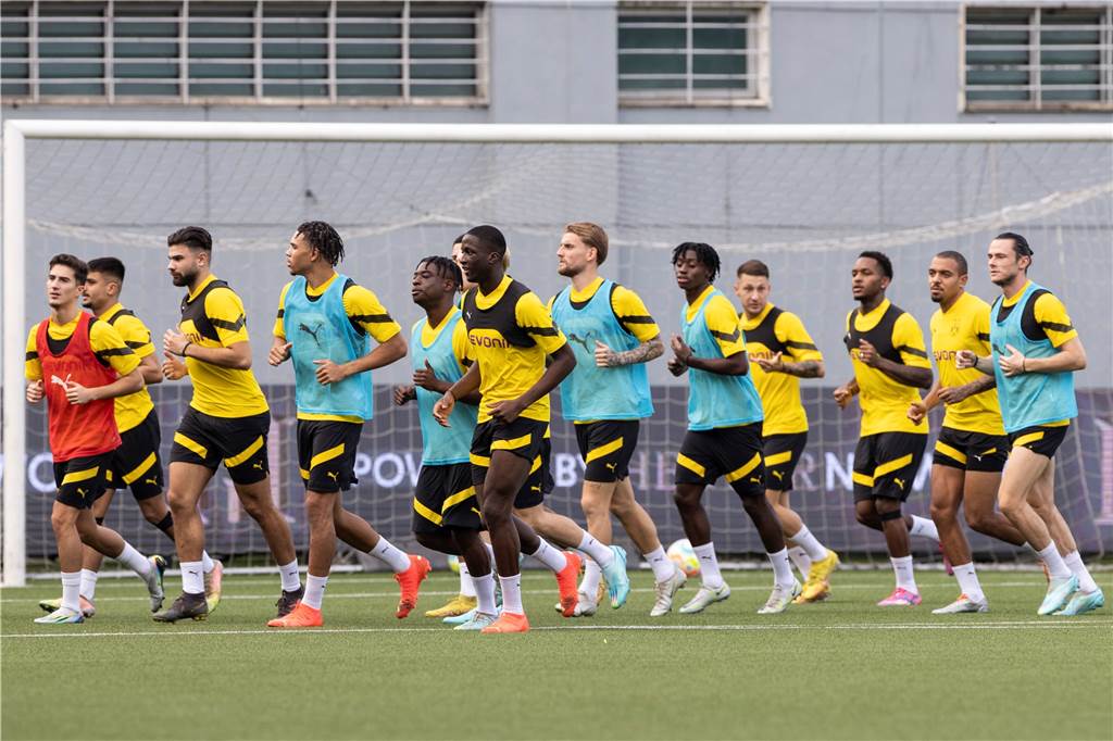 BVB-Training in Singapur.