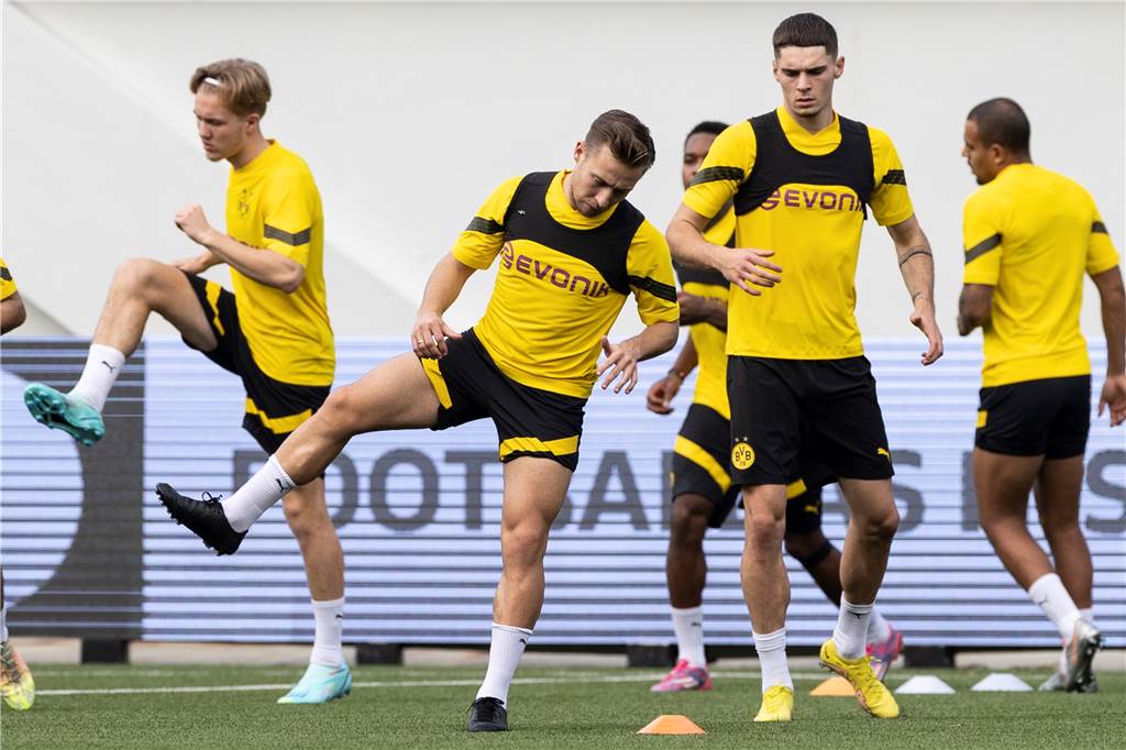 BVB-Training in Singapur.