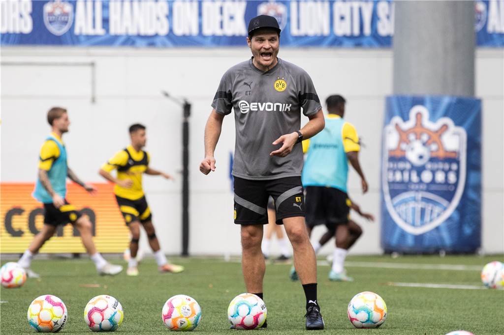 BVB-Training in Singapur.