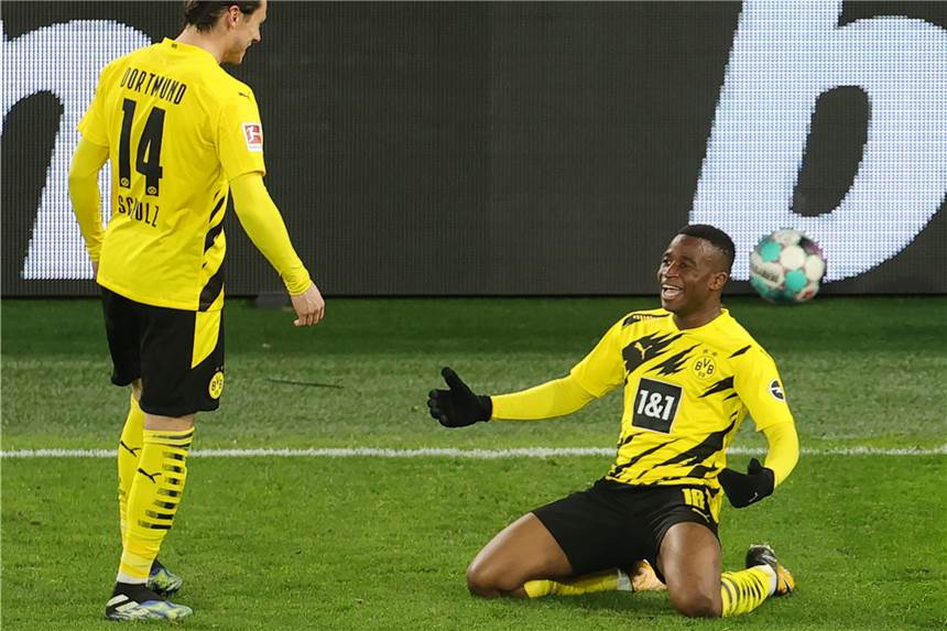BVB-Youngster Youssoufa Moukoko bejubelt seinen Treffer zum 2:0 gegen Berlin.