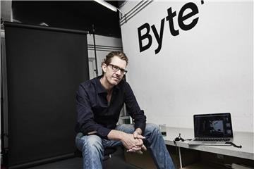 ByteFM-Gründer Ruben Jonas Schnell. Foto: Dirk Pudwell/ByteFM